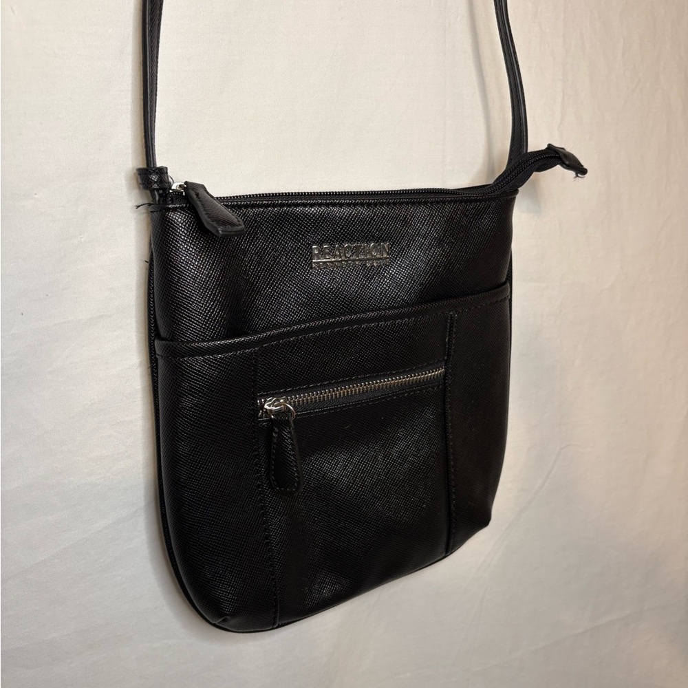 Kenneth Cole Reaction Black Crossbody Bag | Adjustable Strap | Zipper Issue